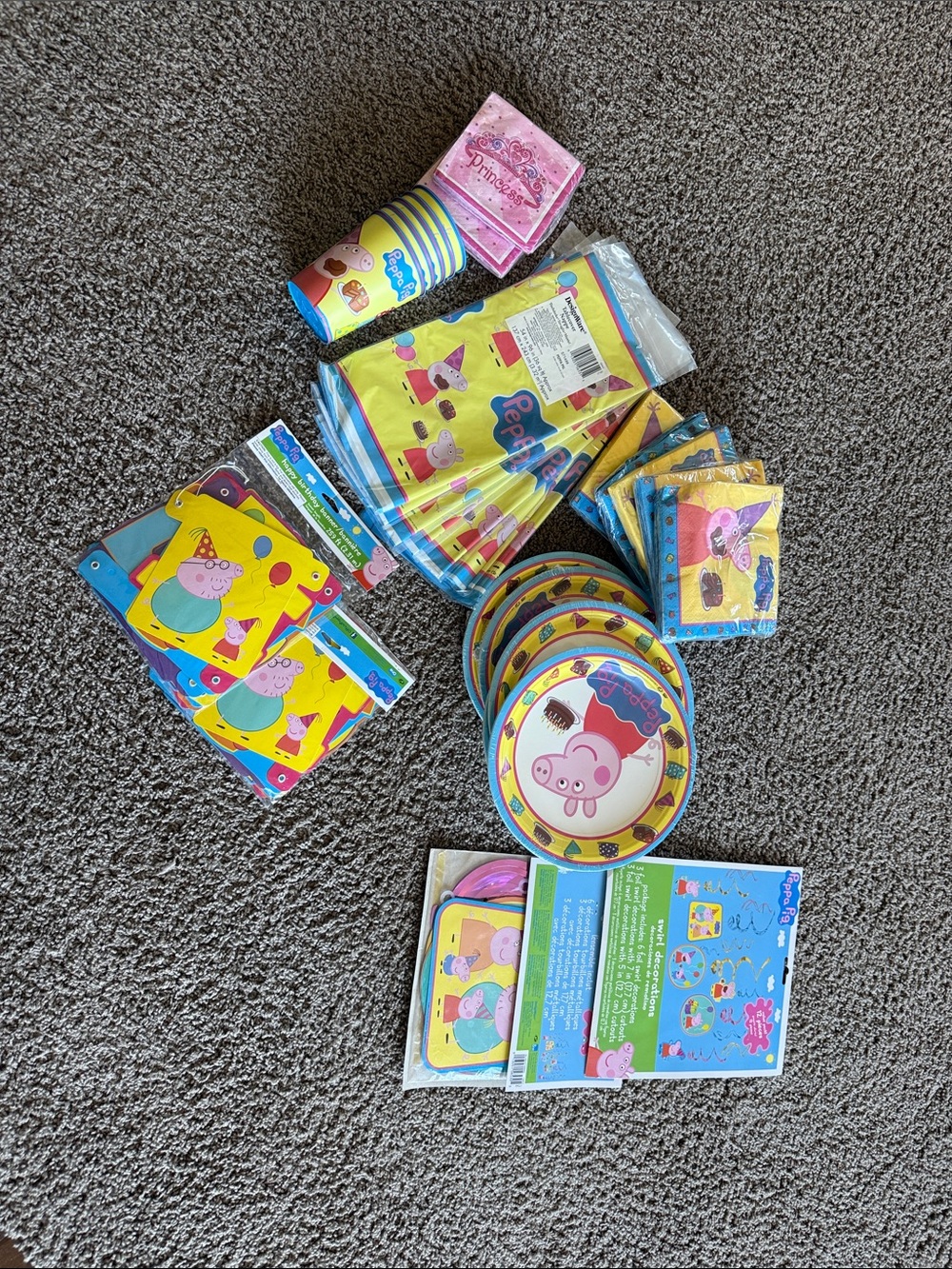 Peppa Pig Party Tableware Set in Yellow, Pink & Blue